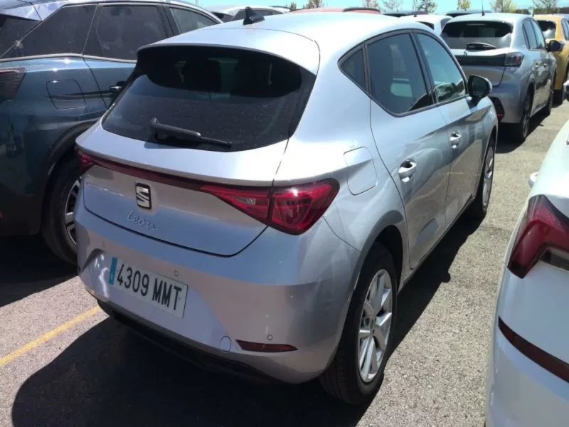 SEAT LEON Diesel 2024 segunda-mano Jaén