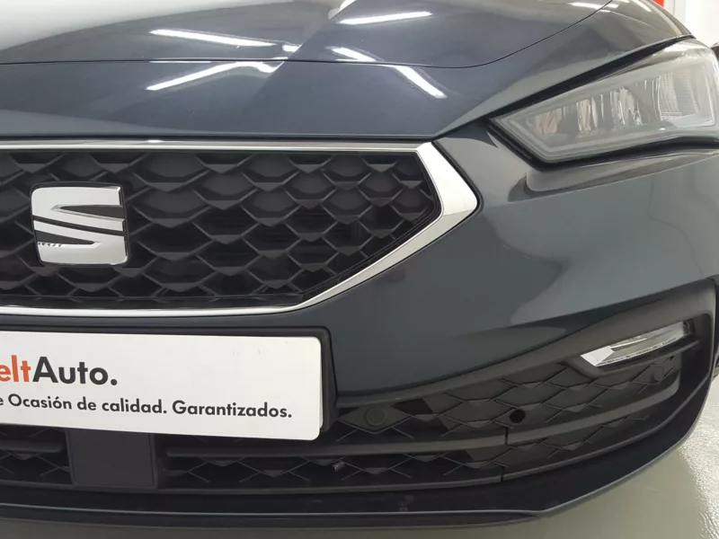 SEAT LEON Gasolina 2022 segunda-mano Jaén