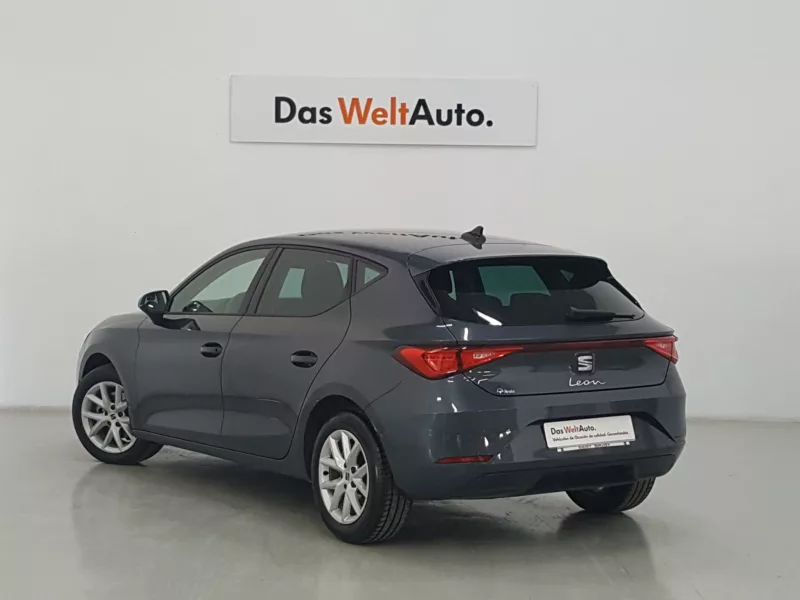 SEAT LEON Gasolina 2022 segunda-mano Jaén