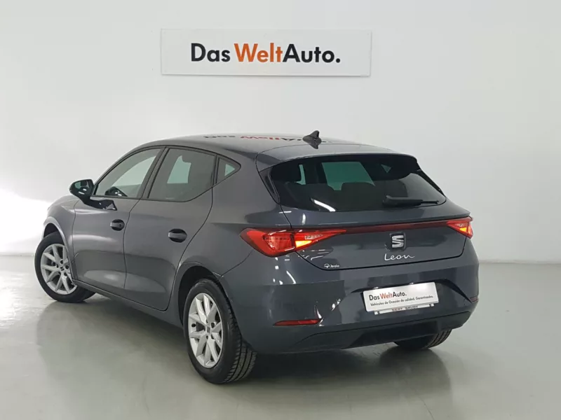 SEAT LEON Gasolina 2022 segunda-mano Jaén