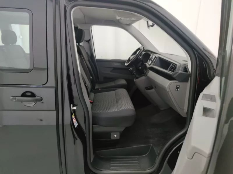 VOLKSWAGEN CARAVELLE Diesel 2023 km 0 Jaén