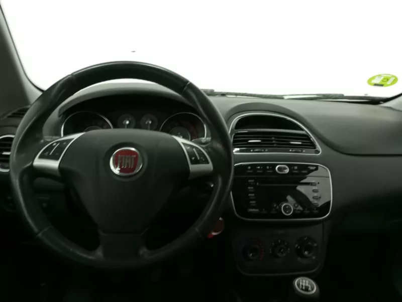 FIAT PUNTO Gasolina 2016 segunda-mano Jaén