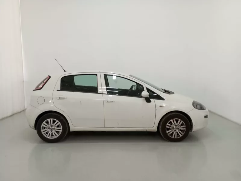 FIAT PUNTO Gasolina 2016 segunda-mano Jaén