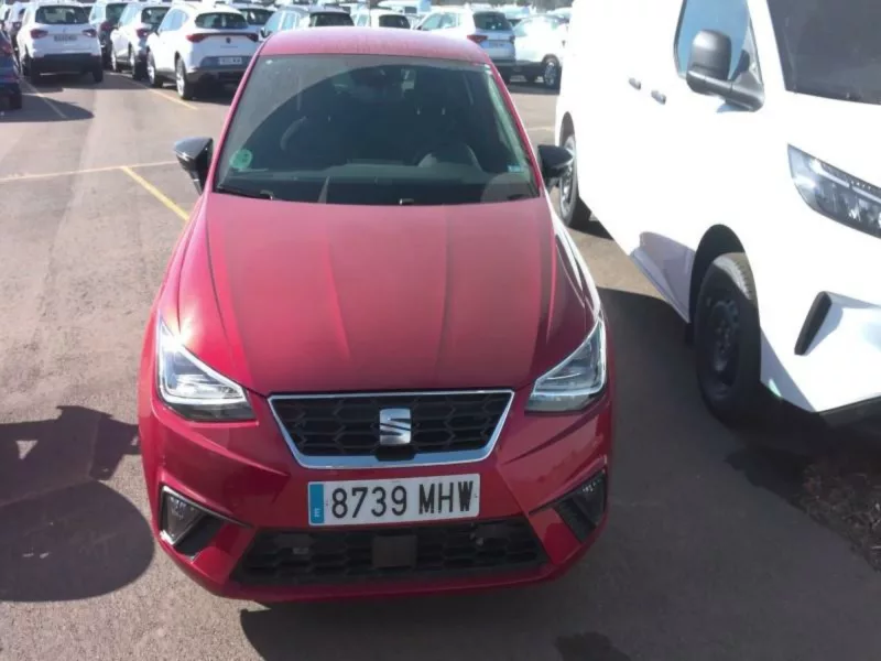 SEAT IBIZA Gasolina 2023 segunda-mano Jaén