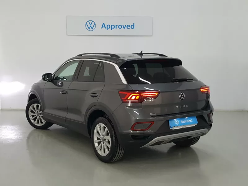 VOLKSWAGEN T-ROC Gasolina 2022 segunda-mano Jaén