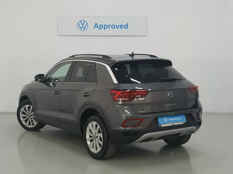 VOLKSWAGEN T-ROC Gasolina 2022 segunda-mano Jaén