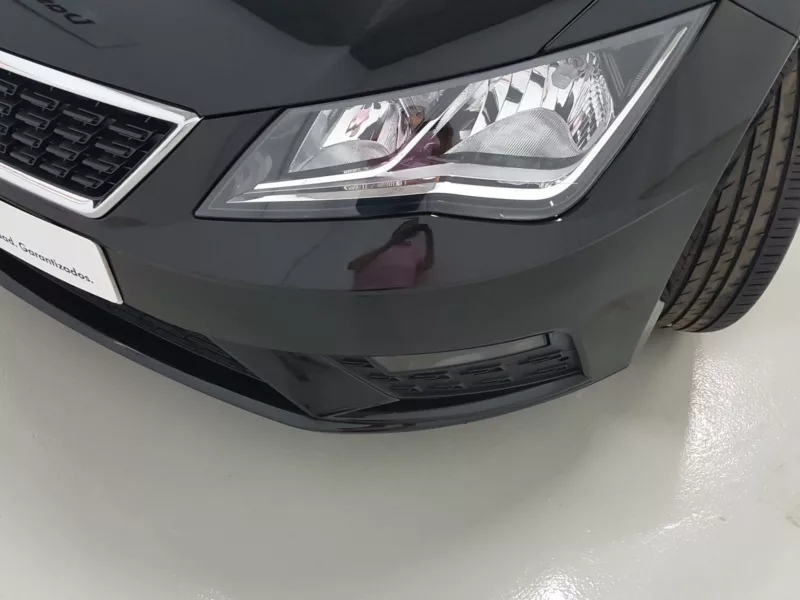 SEAT LEON Gasolina 2018 segunda-mano Jaén