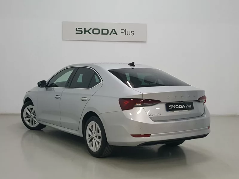 SKODA OCTAVIA Diesel 2021 segunda-mano Jaén