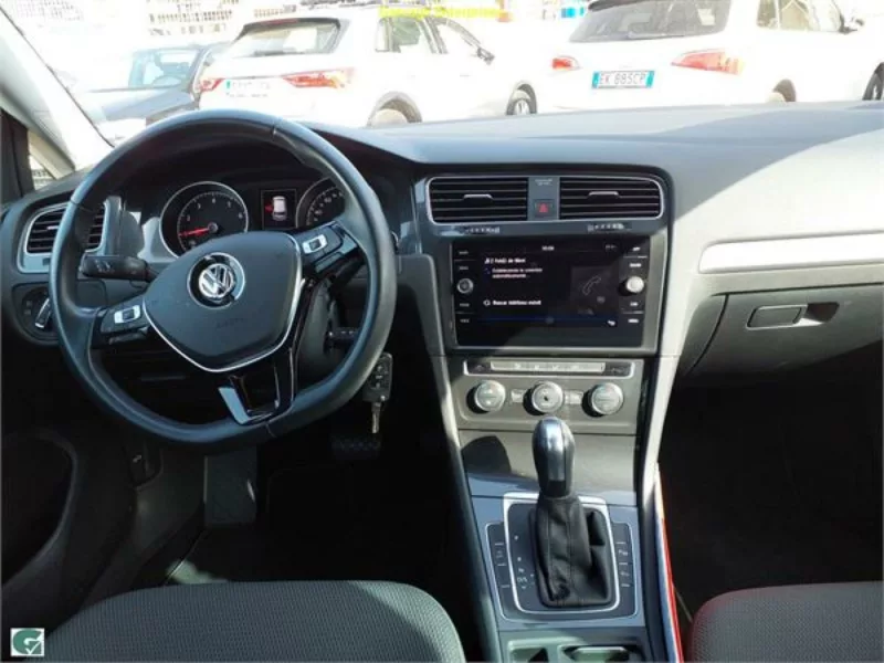 VOLKSWAGEN GOLF Gasolina 2020 segunda-mano Jaén