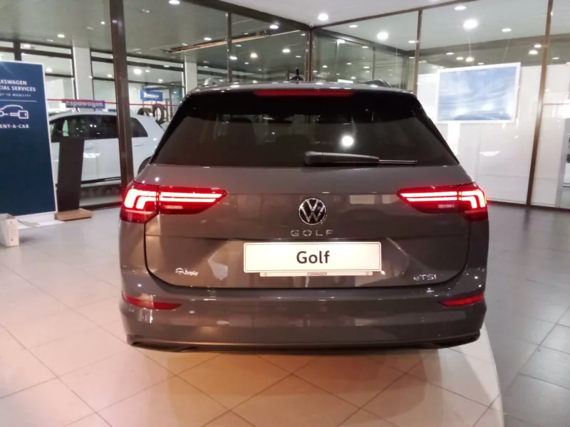 VOLKSWAGEN GOLF VARIANT Hibrido 2024 segunda-mano Jaén