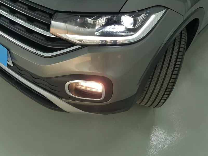 VOLKSWAGEN T-CROSS Gasolina 2021 segunda-mano Jaén