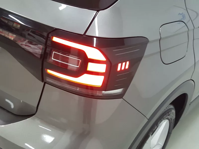 VOLKSWAGEN T-CROSS Gasolina 2021 segunda-mano Jaén