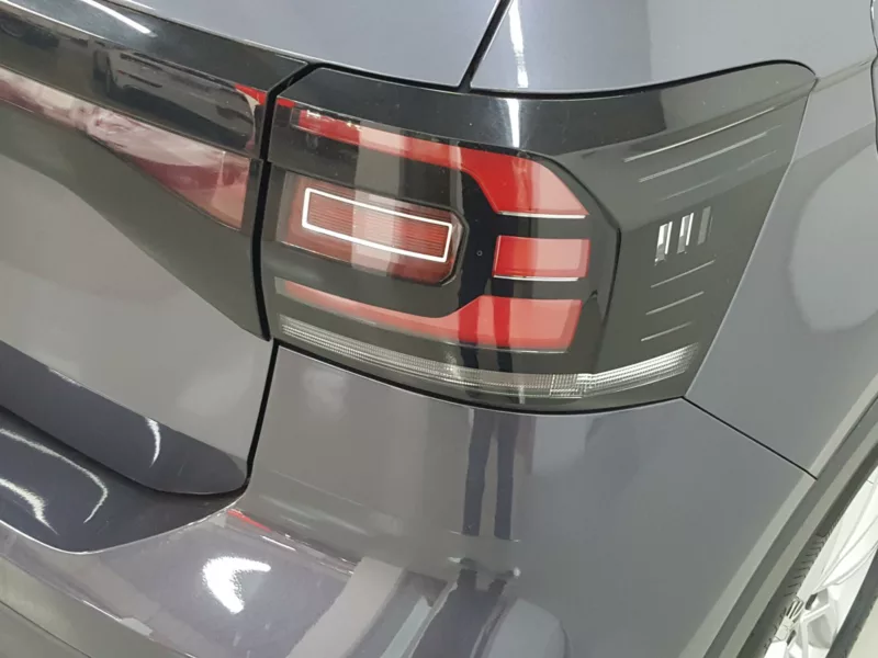 VOLKSWAGEN T-CROSS Gasolina 2022 segunda-mano Jaén