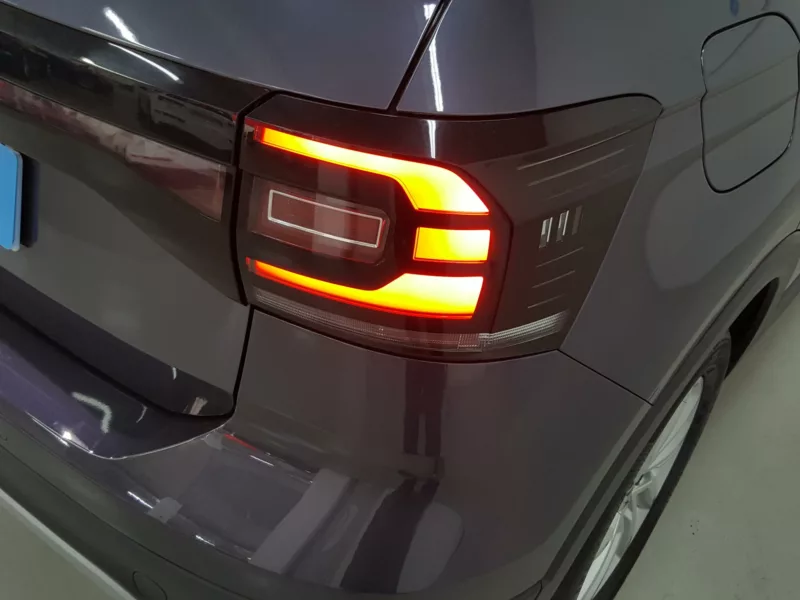 VOLKSWAGEN T-CROSS Gasolina 2022 segunda-mano Jaén