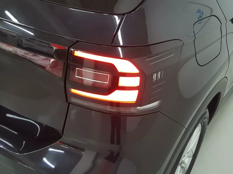 VOLKSWAGEN T-CROSS Gasolina 2023 segunda-mano Jaén