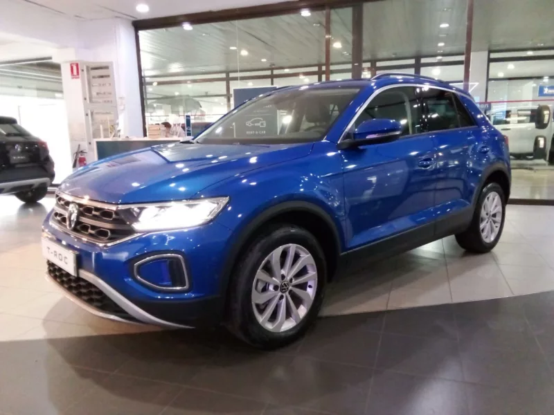 VOLKSWAGEN T-ROC Gasolina 2024 segunda-mano Jaén