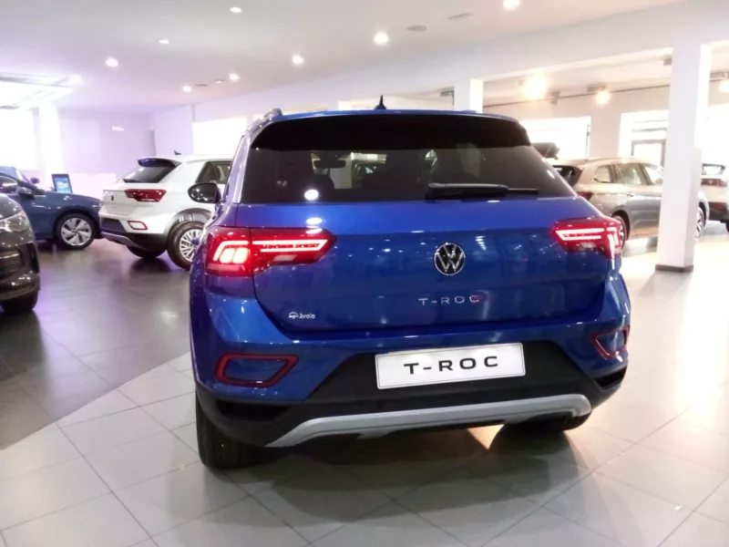 VOLKSWAGEN T-ROC Gasolina 2024 segunda-mano Jaén