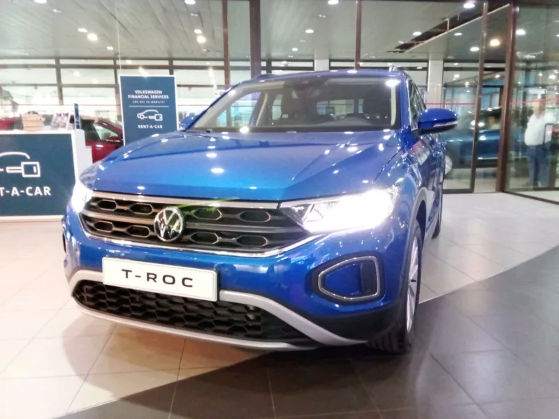 VOLKSWAGEN T-ROC Gasolina 2024 segunda-mano Jaén