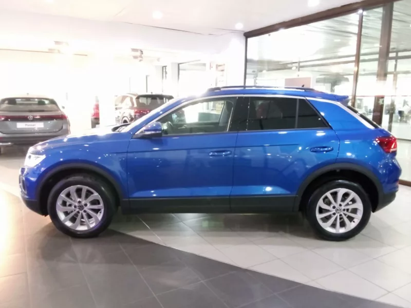 VOLKSWAGEN T-ROC Gasolina 2024 segunda-mano Jaén