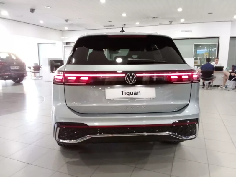 VOLKSWAGEN TIGUAN Diesel 2024 segunda-mano Jaén