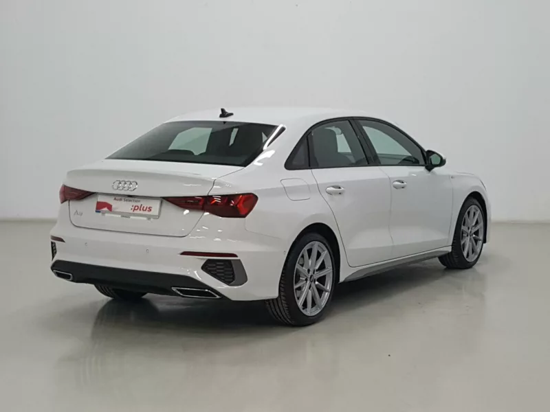 AUDI A3 SEDAN Diesel 2023 segunda-mano Jaén