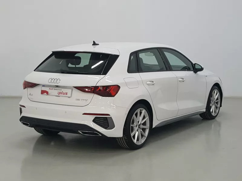 AUDI A3 SPORTBACK Gasolina 2021 segunda-mano Jaén