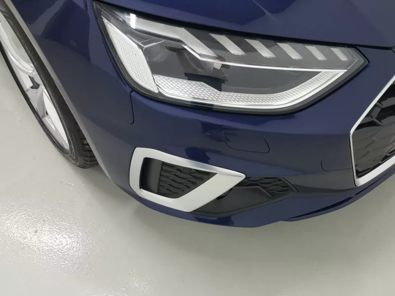 AUDI A4 AVANT Hibrido 2023 segunda-mano Jaén