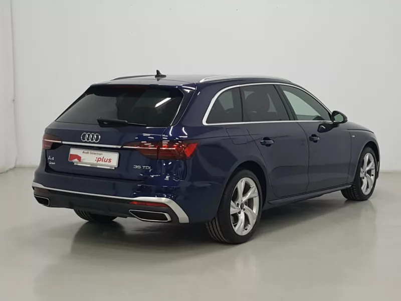 AUDI A4 AVANT Hibrido 2023 segunda-mano Jaén