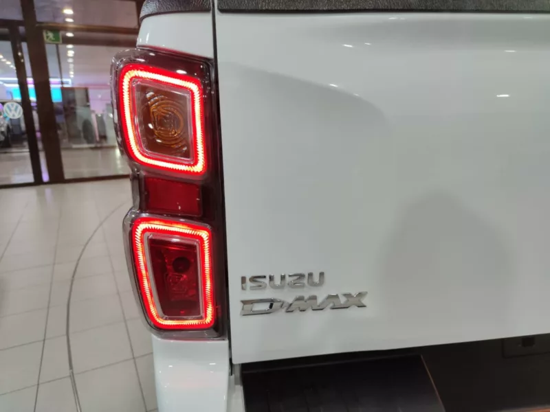 Isuzu Crew N60 F M Diesel nuevo entrega inmediata Jaén