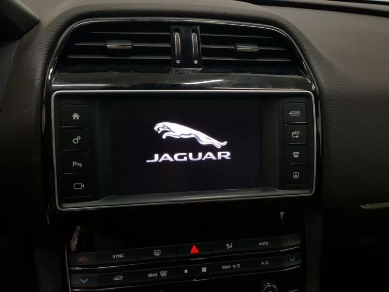 JAGUAR F PACE Diesel 2016 segunda-mano Jaén