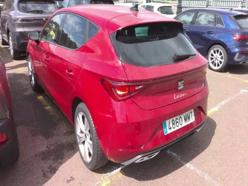 SEAT LEON Hibrido 2024 segunda-mano Jaén