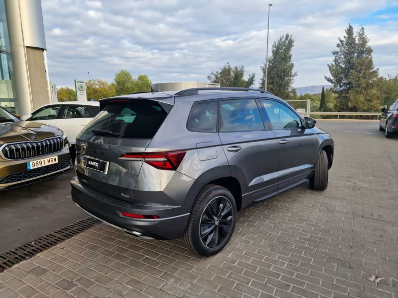 SKODA KAROQ Gasolina 2024 km 0 Jaén