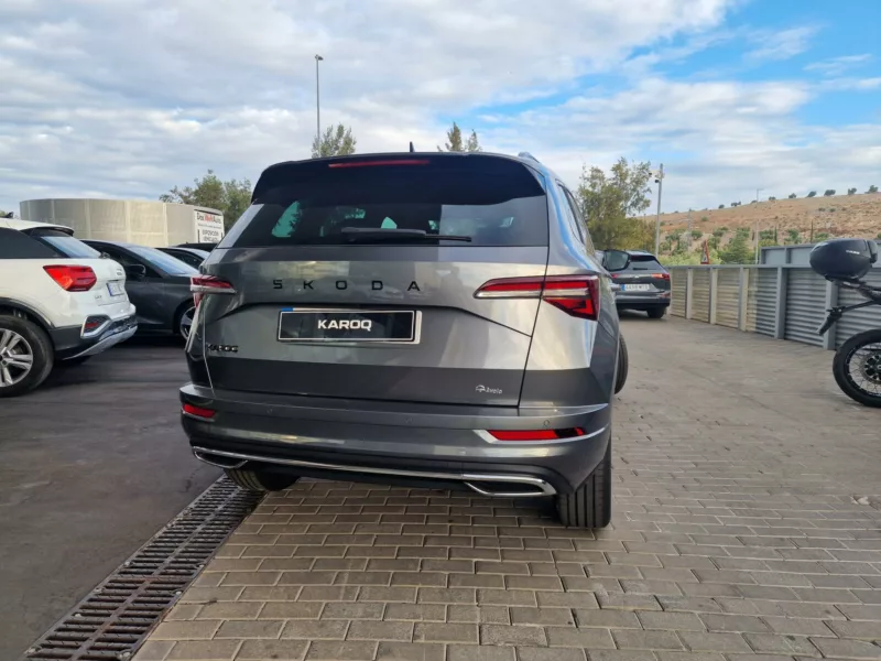 SKODA KAROQ Gasolina 2024 km 0 Jaén