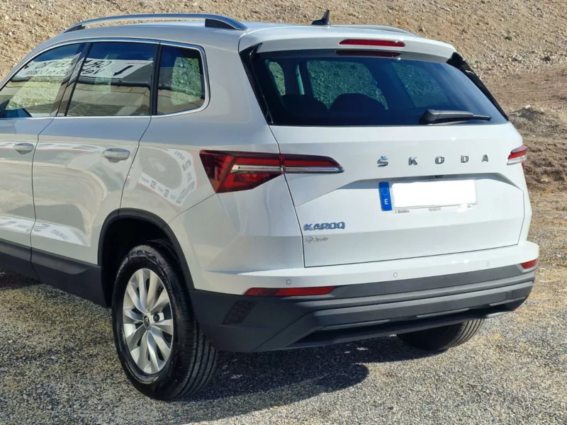 SKODA KAROQ Gasolina 2024 km 0 Jaén