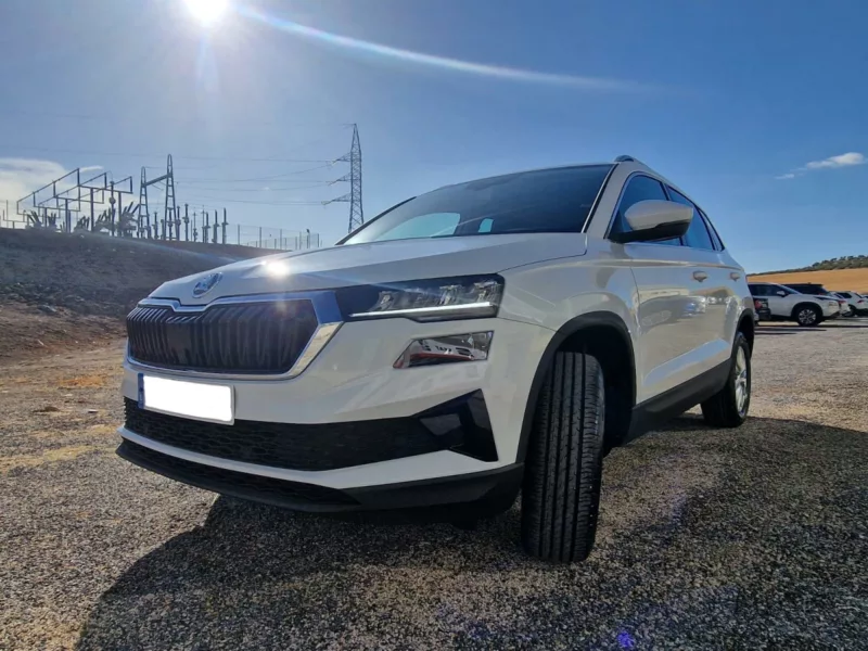 SKODA KAROQ Gasolina 2024 km 0 Jaén