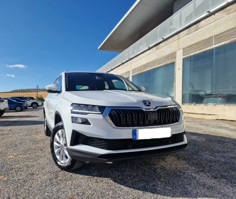 SKODA KAROQ Gasolina 2024 km 0 Jaén