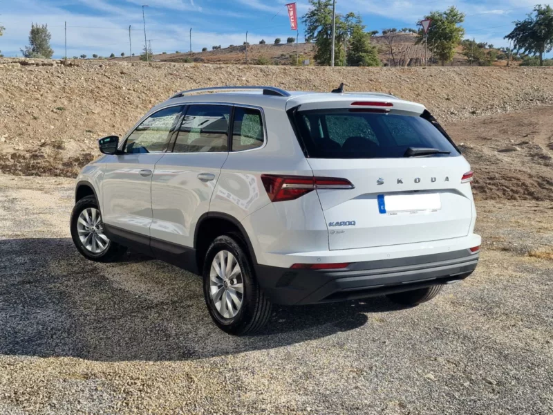 SKODA KAROQ Gasolina 2024 km 0 Jaén