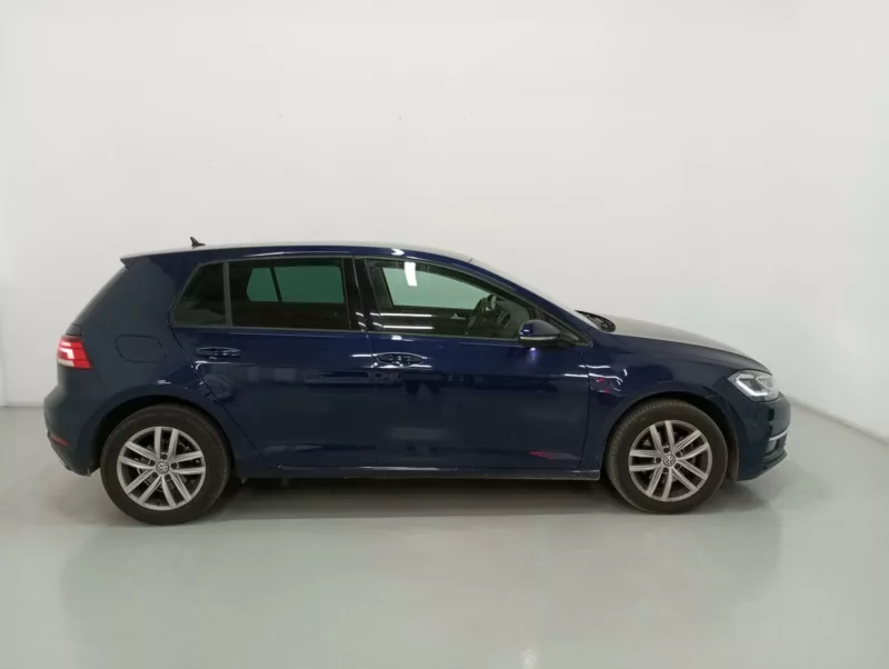 VOLKSWAGEN GOLF Diesel 2019 segunda-mano Jaén