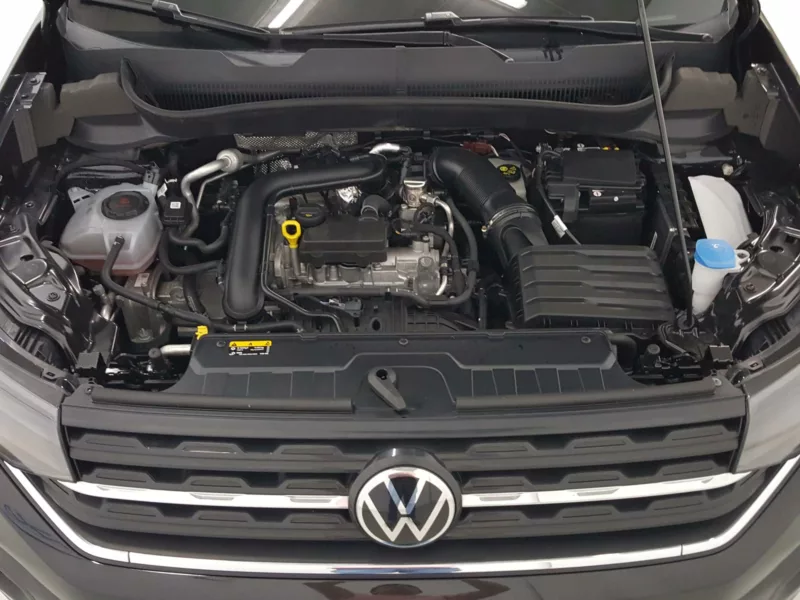 VOLKSWAGEN T-CROSS Gasolina 2023 segunda-mano Jaén