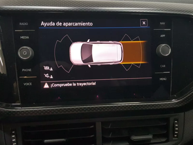 VOLKSWAGEN T-CROSS Gasolina 2023 segunda-mano Jaén