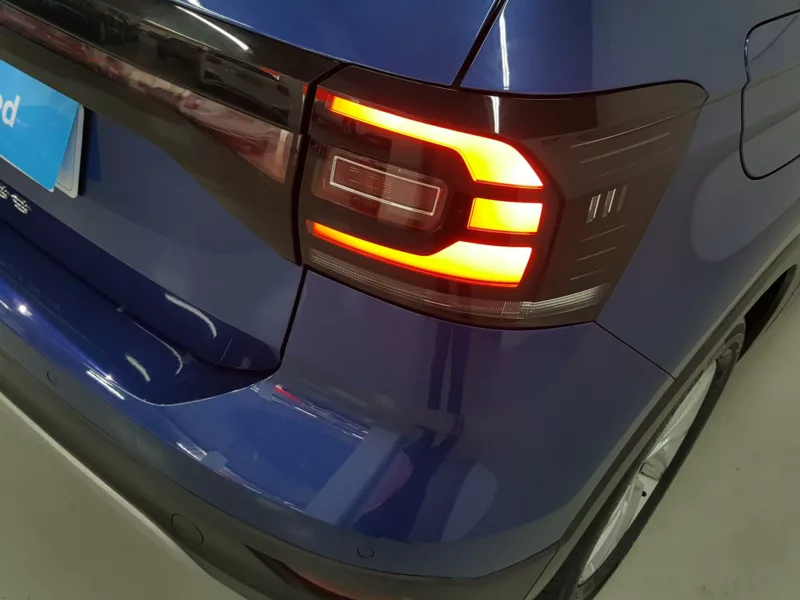 VOLKSWAGEN T-CROSS Gasolina 2023 segunda-mano Jaén