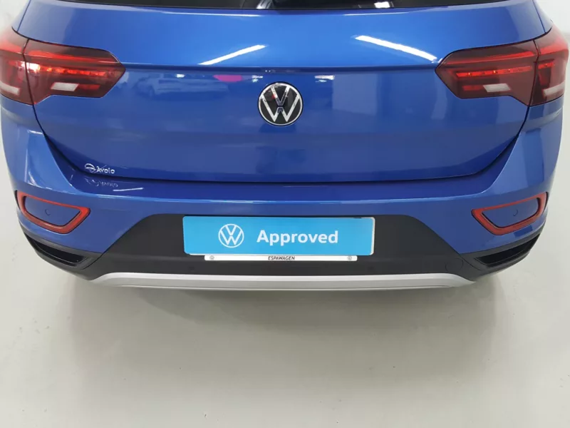 VOLKSWAGEN T-ROC Gasolina 2023 segunda-mano Jaén