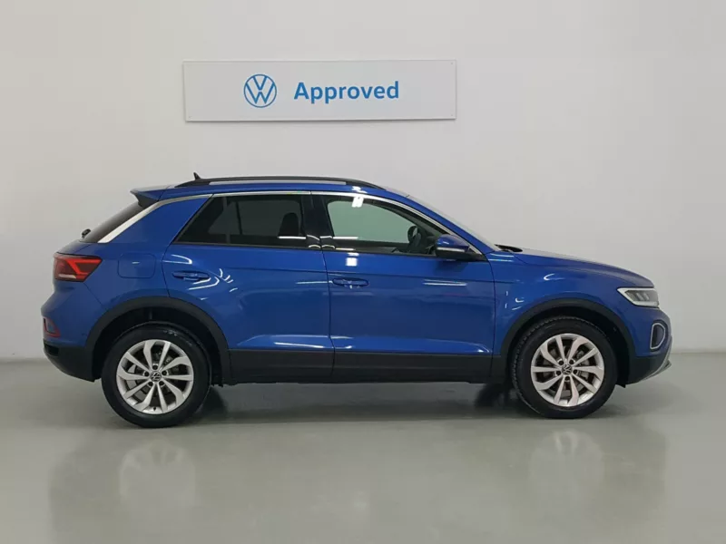 VOLKSWAGEN T-ROC Gasolina 2023 segunda-mano Jaén