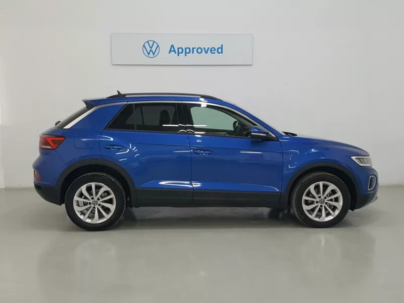 VOLKSWAGEN T-ROC Gasolina 2023 segunda-mano Jaén