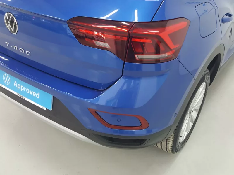 VOLKSWAGEN T-ROC Gasolina 2023 segunda-mano Jaén