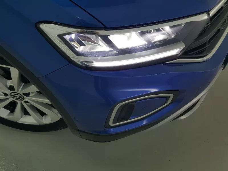 VOLKSWAGEN T-ROC Gasolina 2023 segunda-mano Jaén