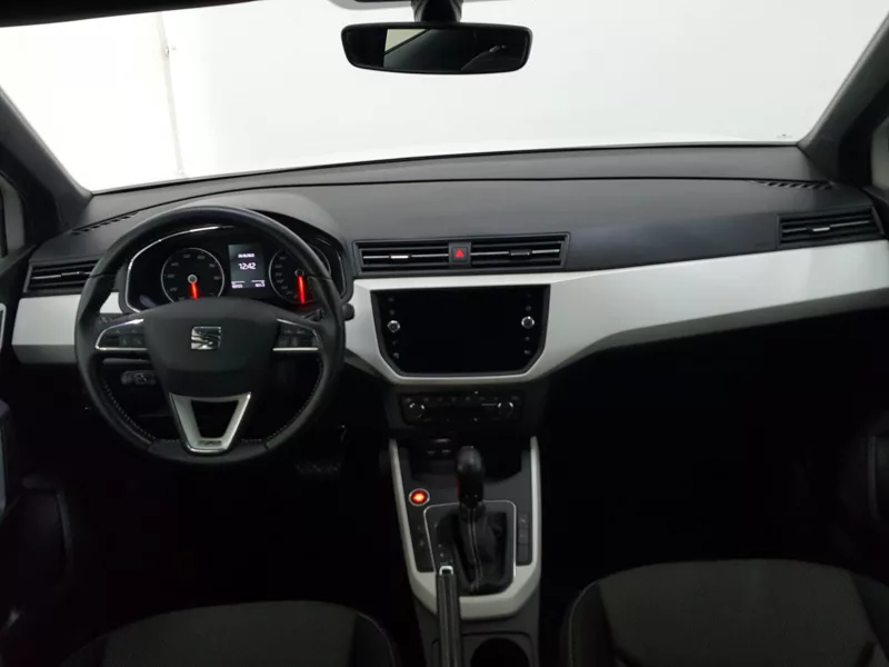 SEAT ARONA Gasolina 2018 segunda-mano Granada