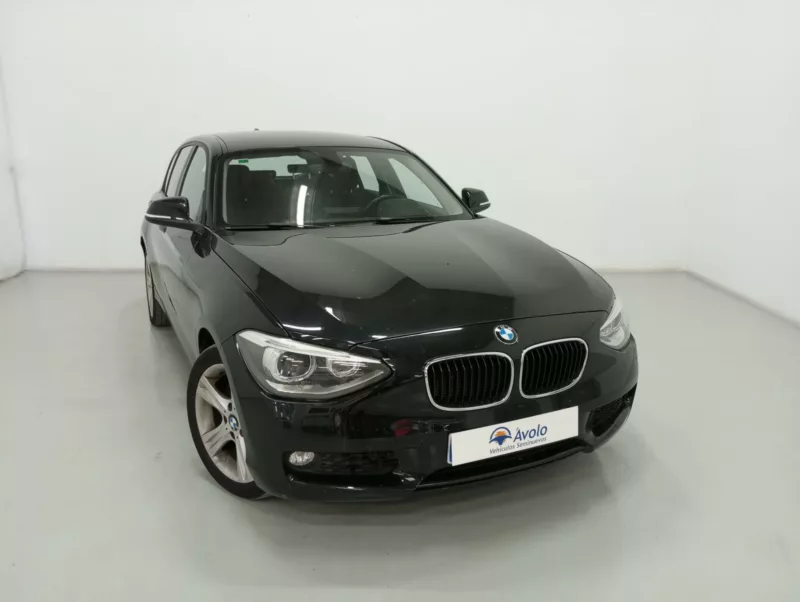 BMW SERIE 1 Gasolina 2011 segunda-mano Jaén