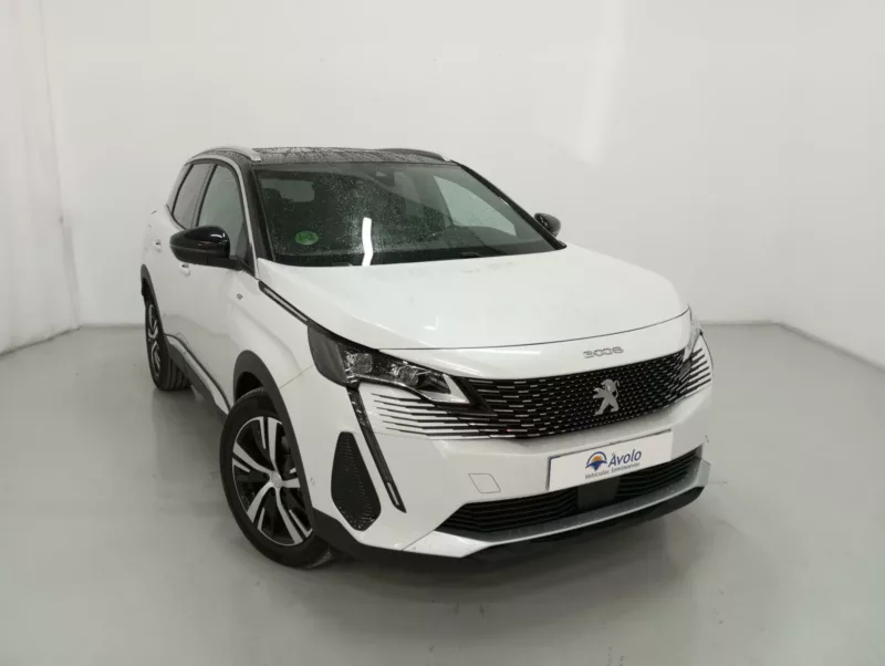 PEUGEOT 3008 Gasolina 2023 segunda-mano Jaén