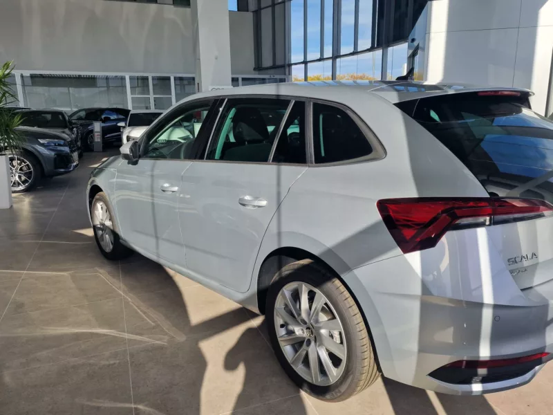 SKODA SCALA Gasolina 2024 km 0 Jaén